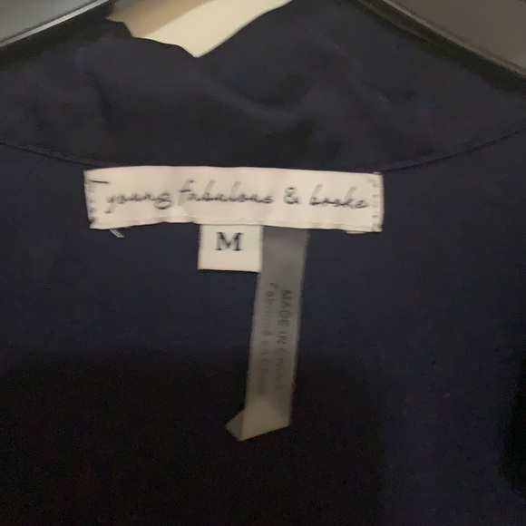 Young fabulous & broke top - Picture 2 of 12